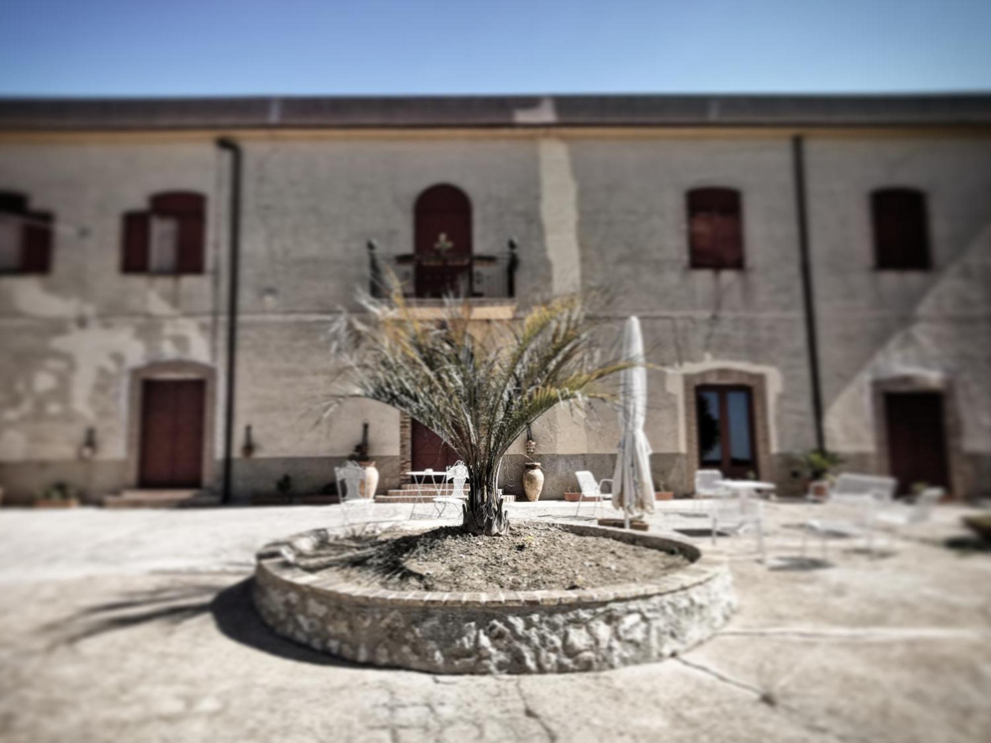 Villa Alessi - Dimora Storica Racalmuto Exteriör bild